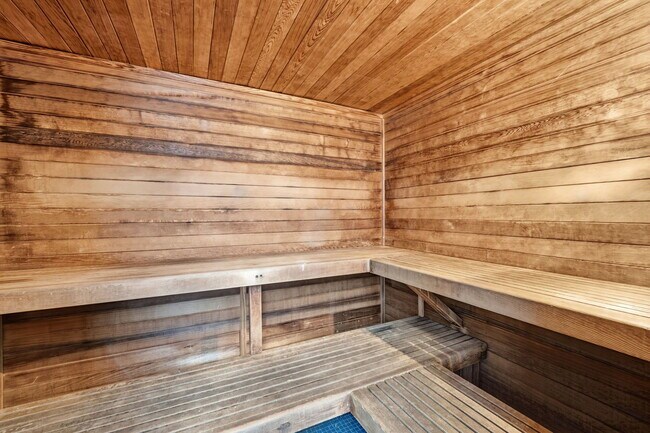 Building Photo - 2020 N Lincoln Park W