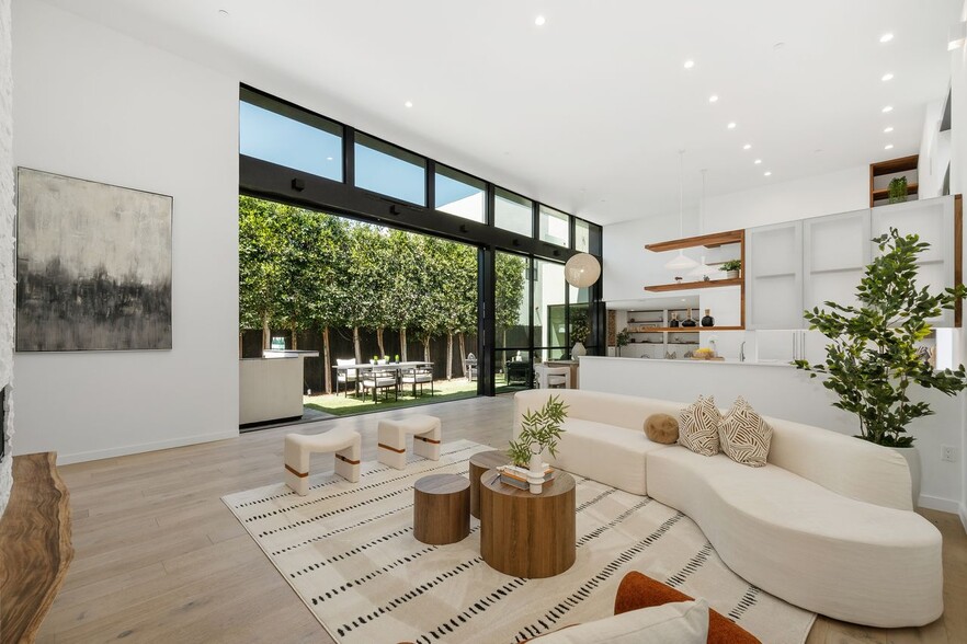 Building Photo - 8617 Higuera St