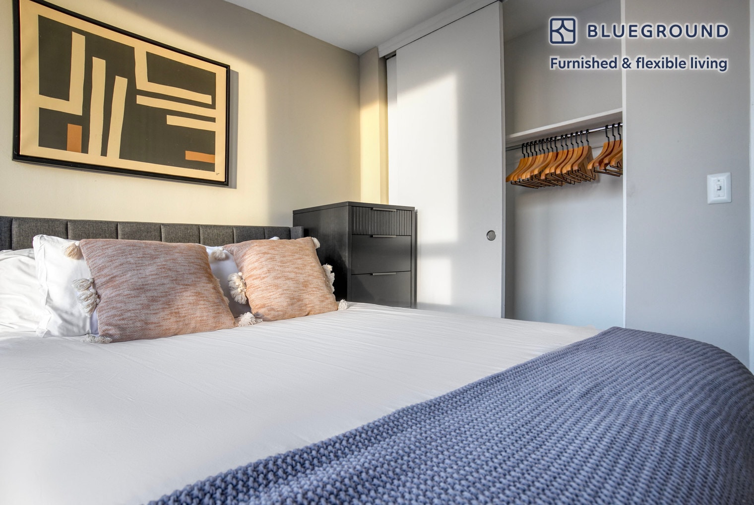 Building Photo - 5600 N Sheridan Rd