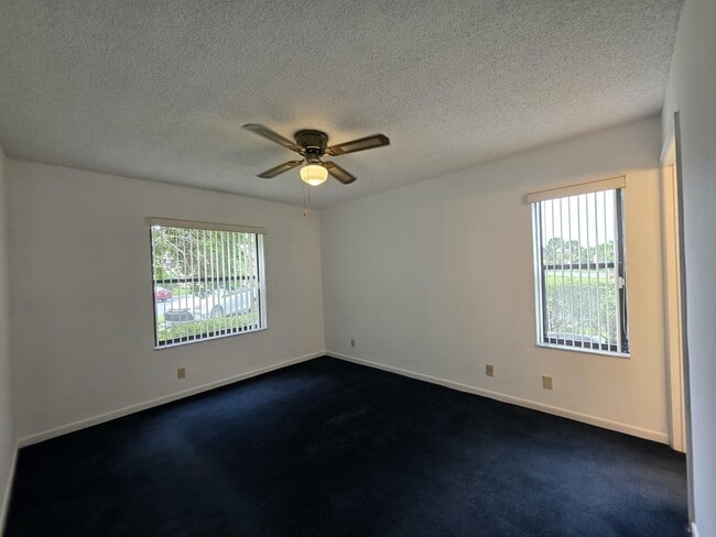 Building Photo - 4709 Lucerne Lakes Blvd W