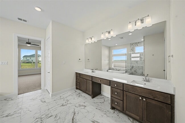 Building Photo - 5623 Logan Ridge Ln