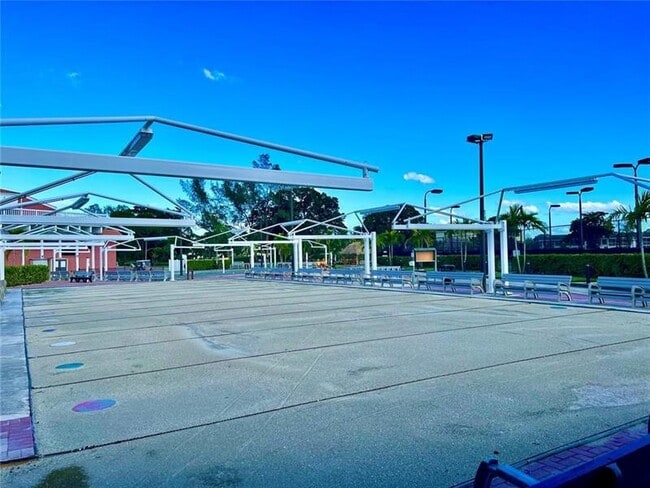 Building Photo - 203 Tilford J