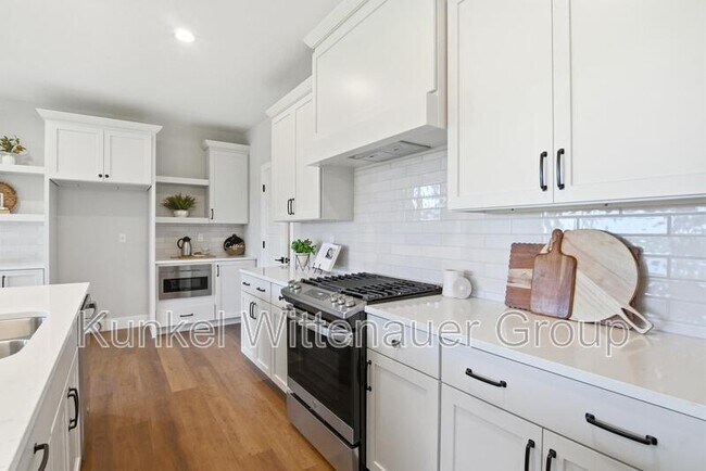Building Photo - 837 Bushwood Way