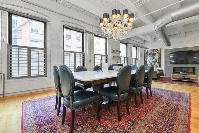 Building Photo - 112 Beach St