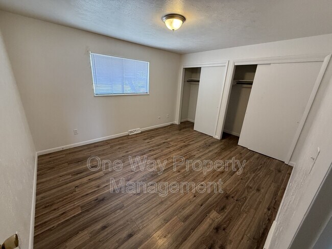 Building Photo - 122-124 12th Avenue - 124