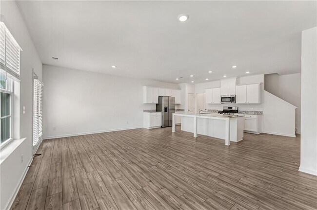 Building Photo - 649 Isom Walk