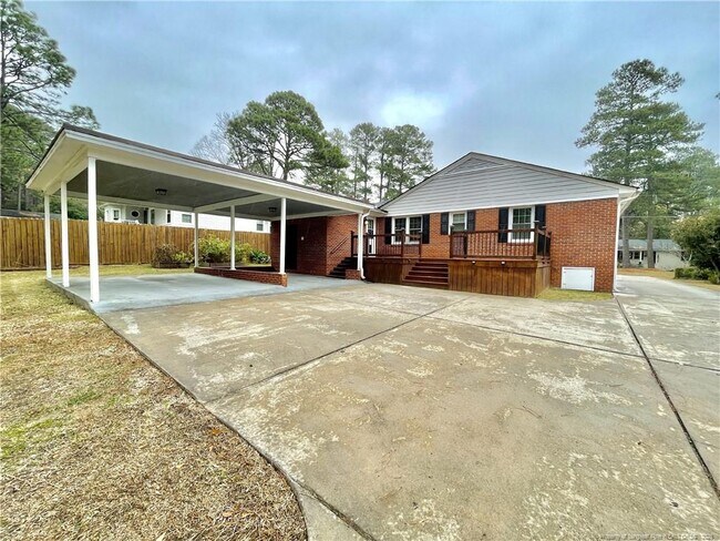 Building Photo - 1430 Pine Valley Loop