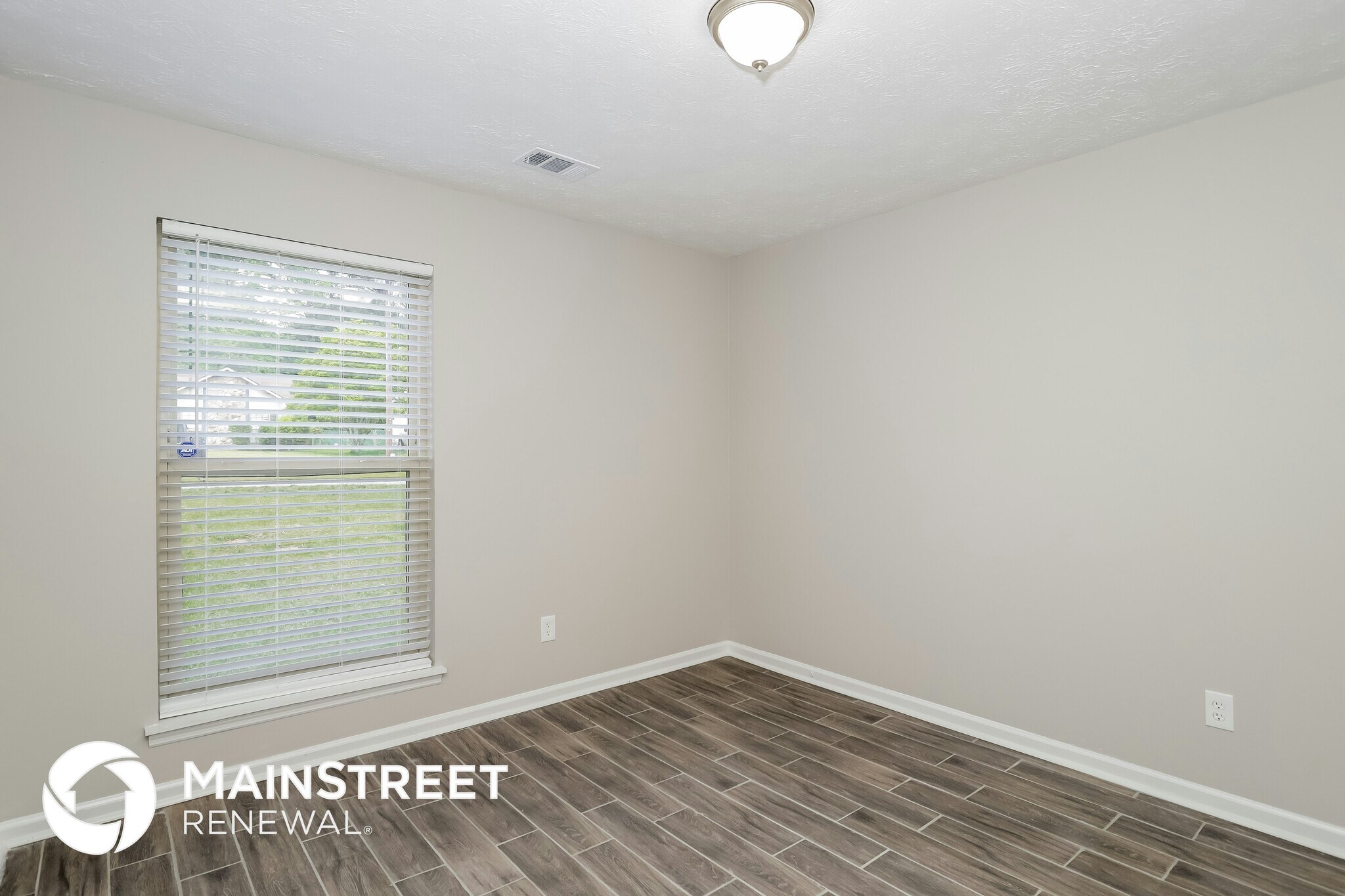 Building Photo - 6310 Beethoven Cir