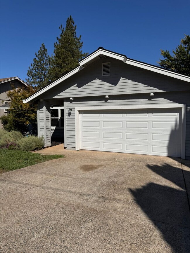 Building Photo - 11318 Torrey Pines Dr
