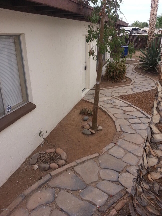 Primary Photo - 326 W La Jolla Dr