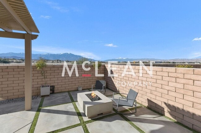 Building Photo - Gorgeous 2-Story 4-Bedroom Home with Loft ...