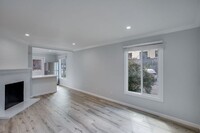 Building Photo - Remodeled 1 bedroom/1 bath apartment with ...