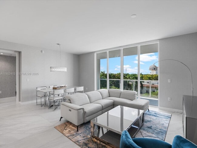 Building Photo - 220 SE Mizner Blvd