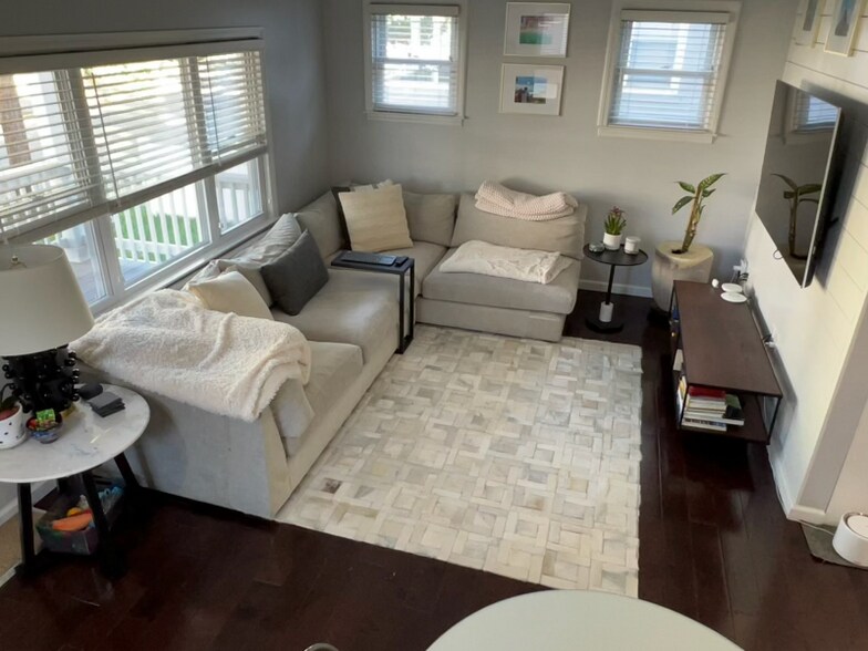 Building Photo - 125 Hamilton St