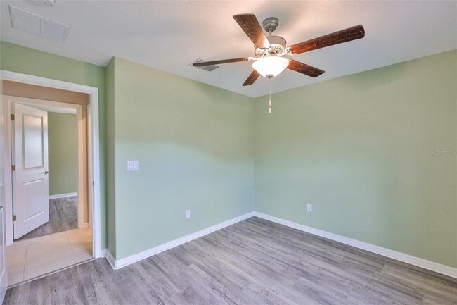 Building Photo - 15411 Miller Creek Dr