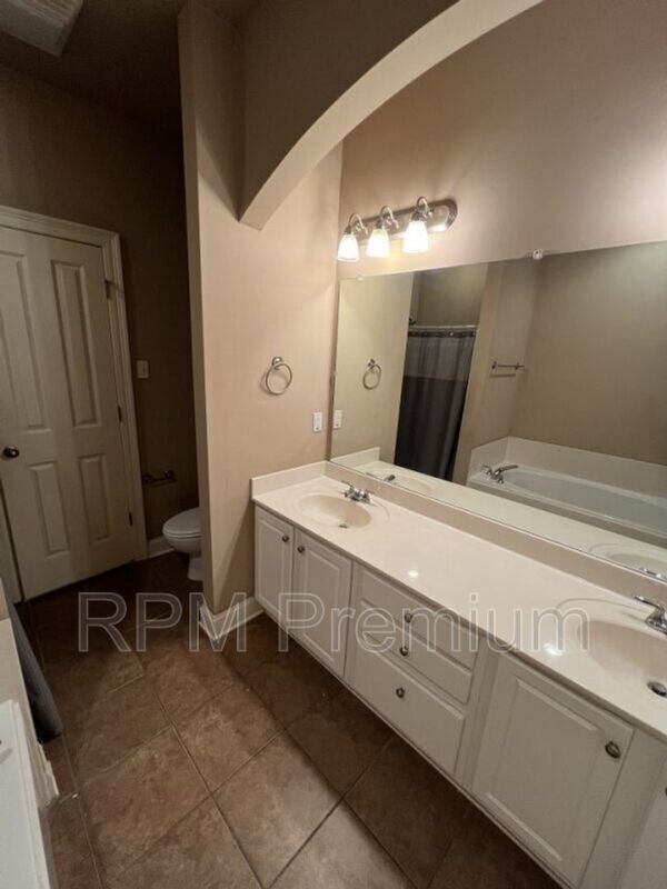 Building Photo - 4000 Mchugh Rd