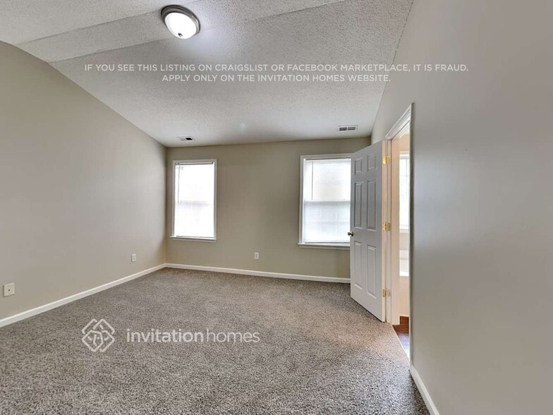 Building Photo - 526 Crossview Ln