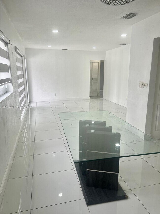 Building Photo - 6550 W 8th Ave