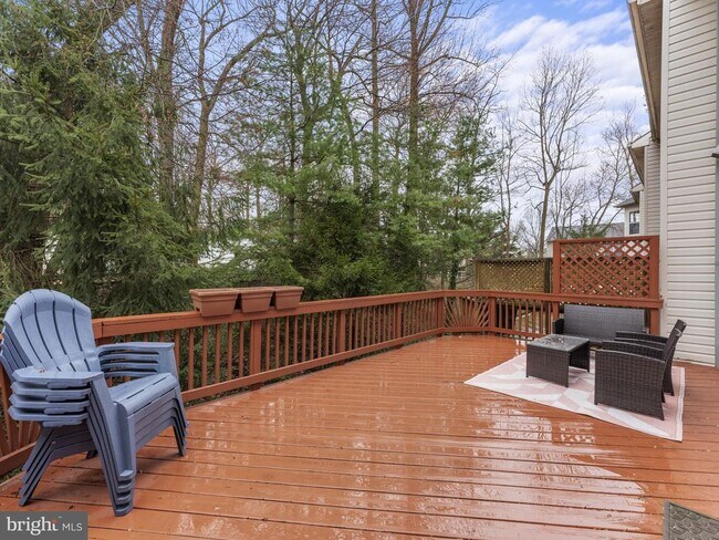 Building Photo - 8873 Royal Doulton Ln