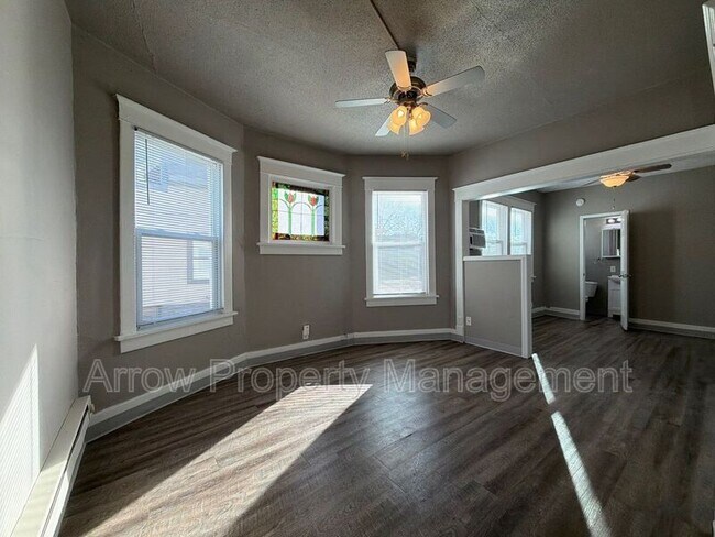 Building Photo - 1215 Peach St