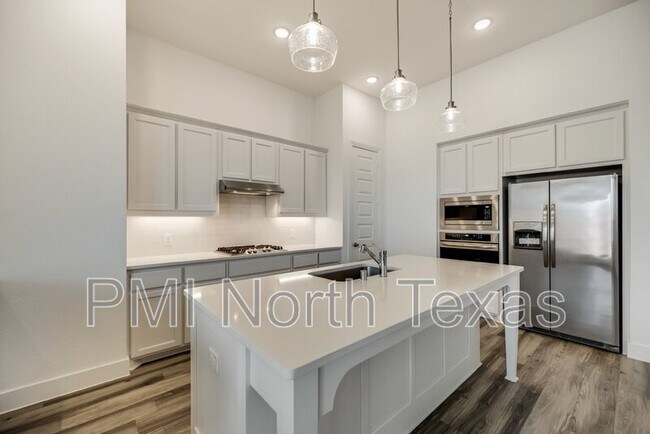 Building Photo - 405 Yellowstone Dr