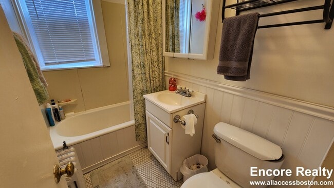 Building Photo - 1999 Commonwealth Ave