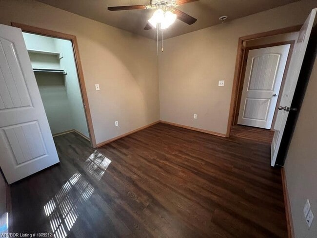 Building Photo - 9127 Fresno Cir