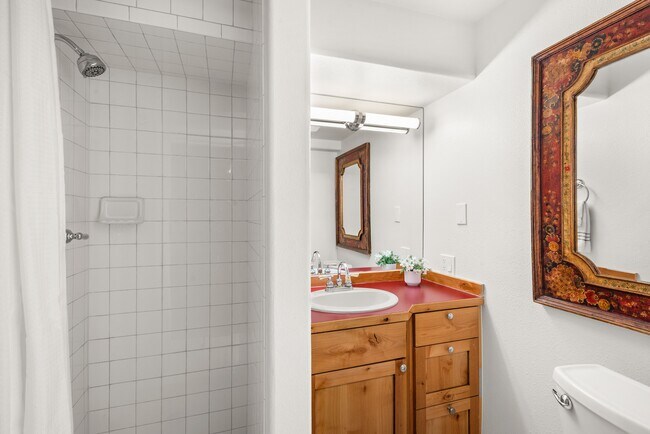 Building Photo - 250 S Original St