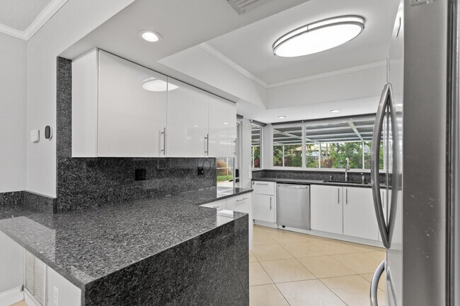 Building Photo - 5281 SW 4th Ct