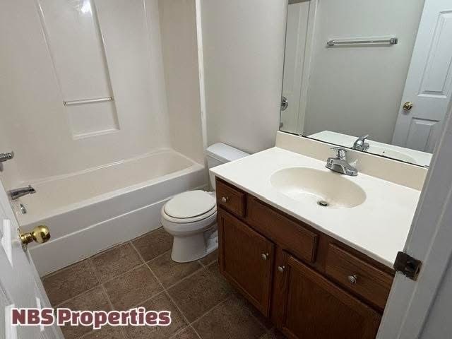 Building Photo - 2900 Colt Dr NE