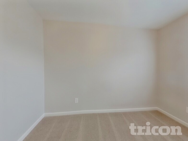 Building Photo - 1135 Blue Topaz Dr