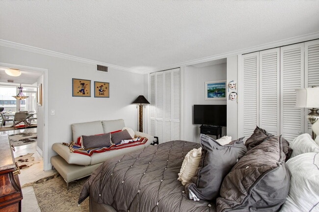 Building Photo - 1200 S Ocean Blvd