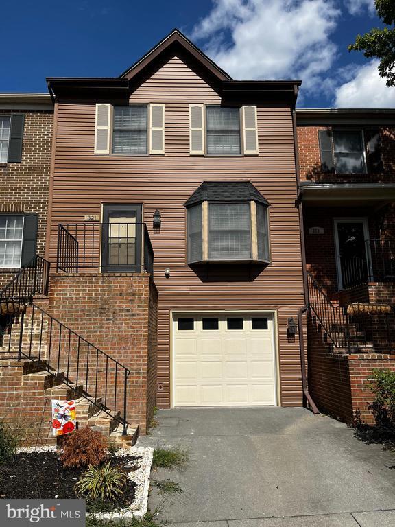 Building Photo - 321 Tudor Dr