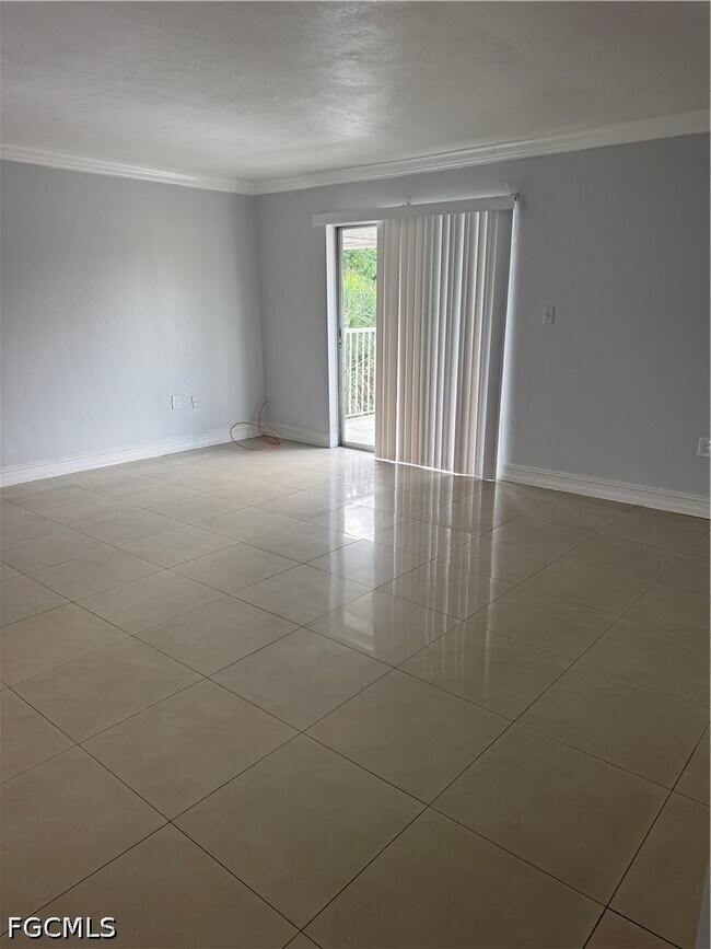 Building Photo - 1830 Maravilla Ave