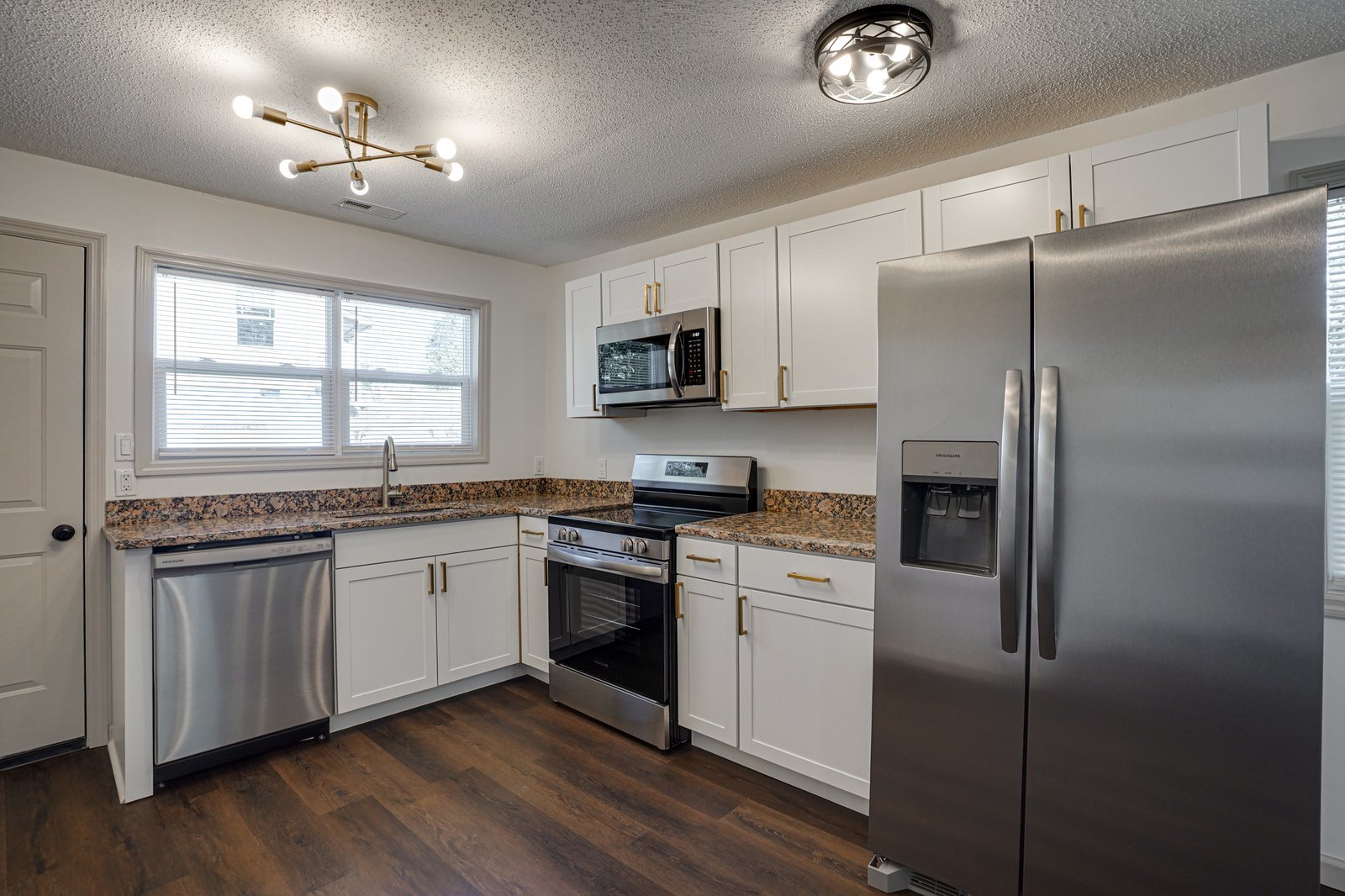 Building Photo - 927 Hulana St