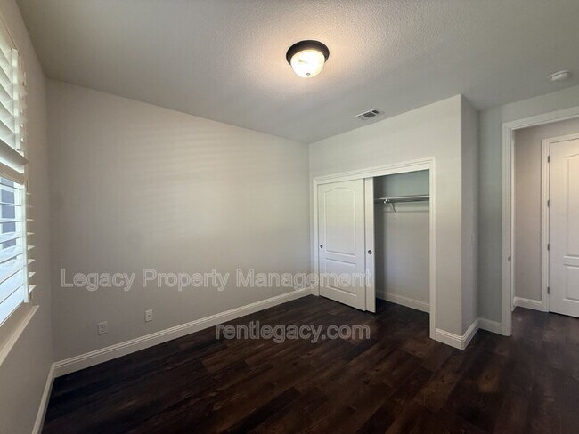 Building Photo - 8843 Latigo Ct