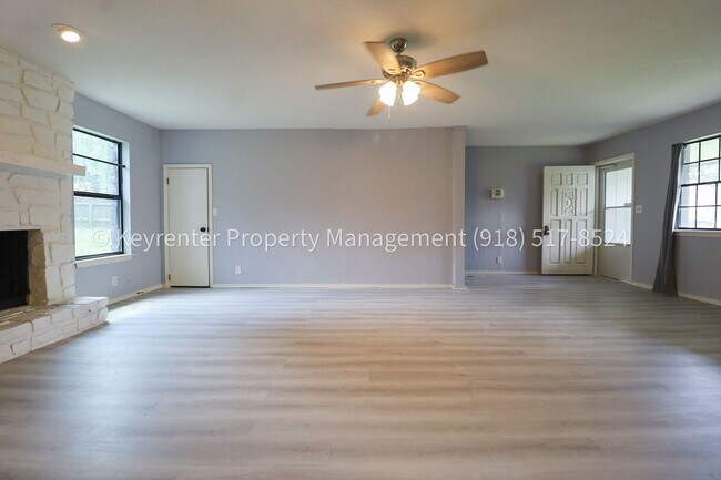 Building Photo - 1609 S Chestnut Ave