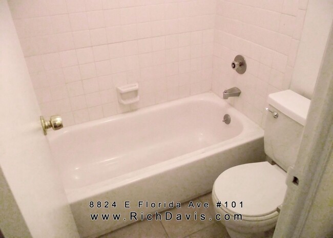 Building Photo - Great location off Leetsdale/Parker and Fl...