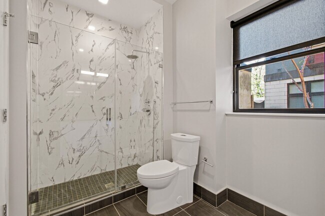 Building Photo - 1345 K St SE