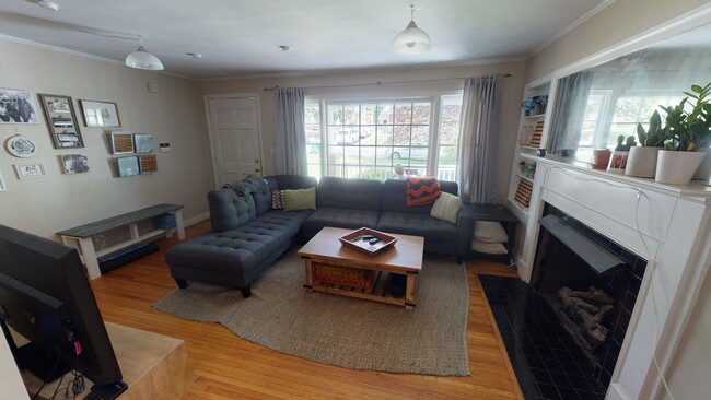 Building Photo - Adorable Plaza Midwood Bungalow For Rent