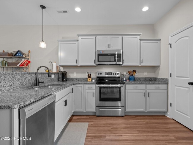 Building Photo - 63 Outrigger Dr