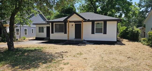 Building Photo - 3820 Montgomery Ave