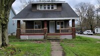 Building Photo - 1641 Stewart Ave