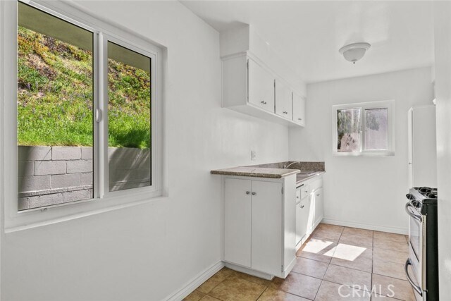 Building Photo - 1601 College View Dr