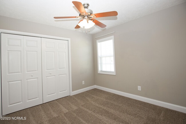 Building Photo - 111 Lightwater Dr