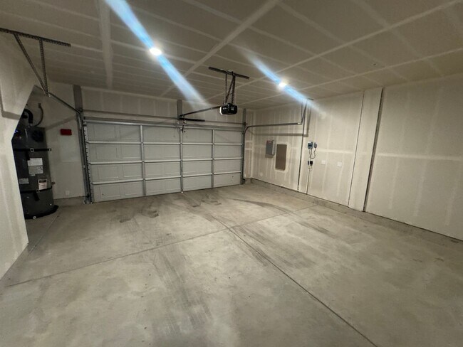 Building Photo - New Harvest Glen home