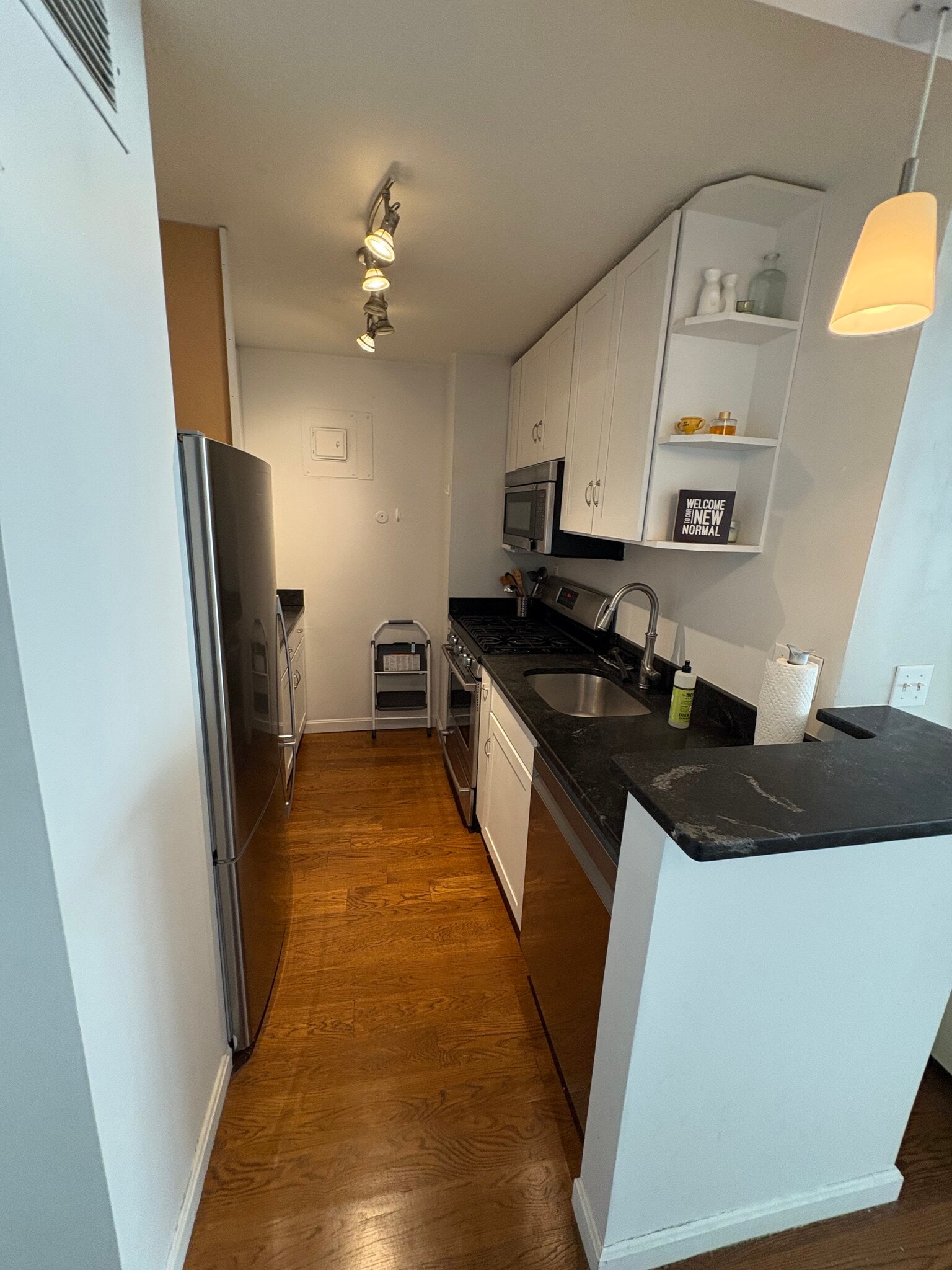 Building Photo - 151 Tremont St