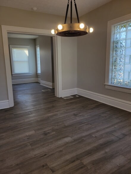 Building Photo - 798 E Whittier St