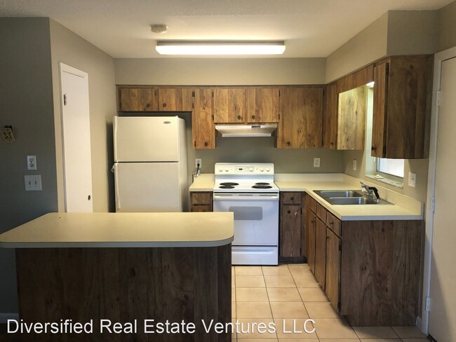 Building Photo - 3 br, 1.5 bath House - 3918 Feather Drive
