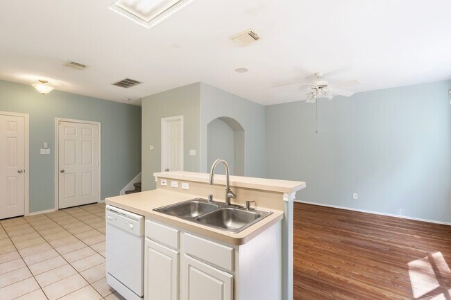 Building Photo - 229 Summerhaze Cir
